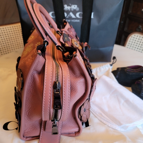 (1) Coach 1941 Tea Rose Rogue 30 Melon Retired - Picture 16 of 16